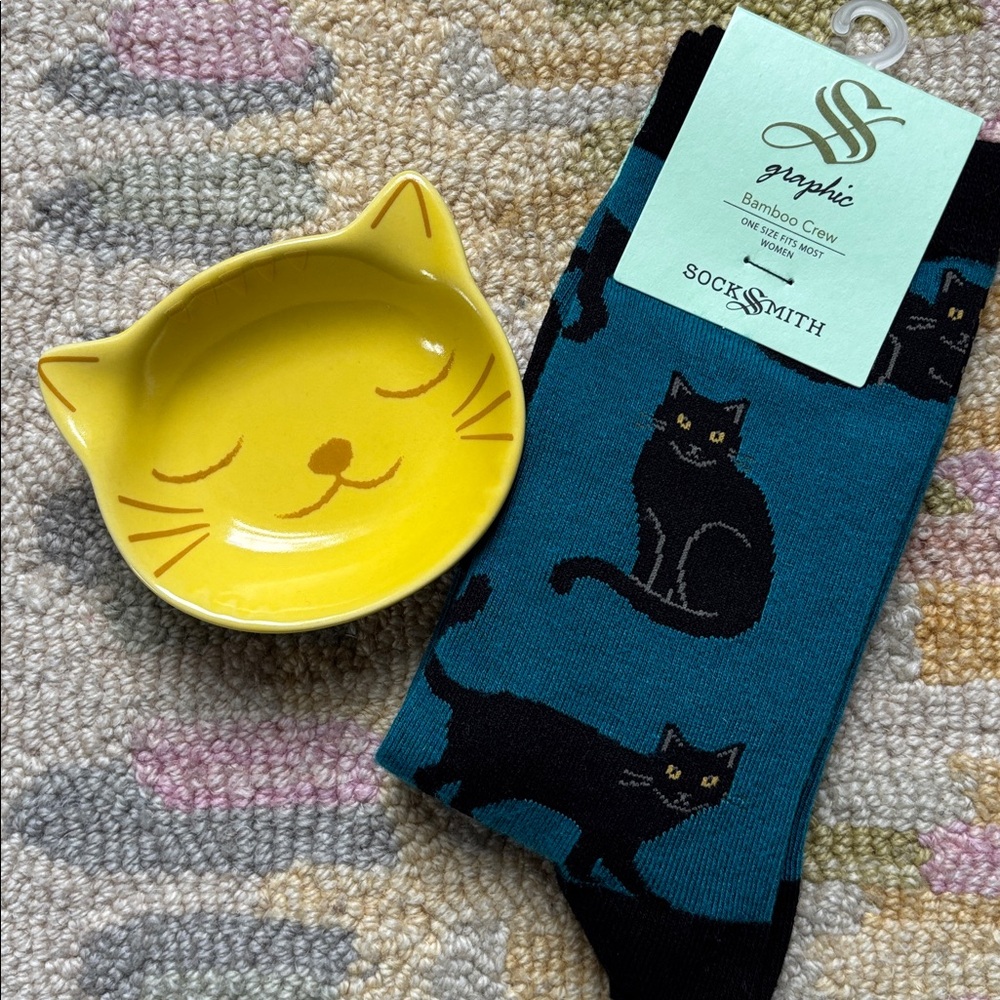 Cat x 2 Cat bundle🐈‍⬛🐈 Socksmith Black Cat Socks + Cat Pinch Bowl: tiny, yellow